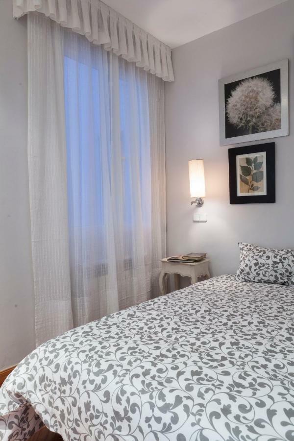 Apartamento Elegante piso junto al Museo del Prado Madrid Exterior foto